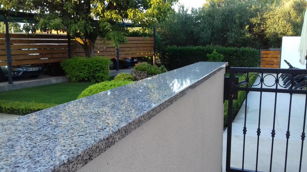 Apartments Saric Biograd Na Moru Exterior foto